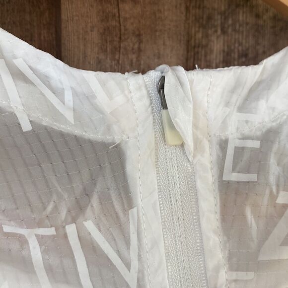 Zyia Active Graphic White Zip-up Breeze Jacket - Picture 4 of 11